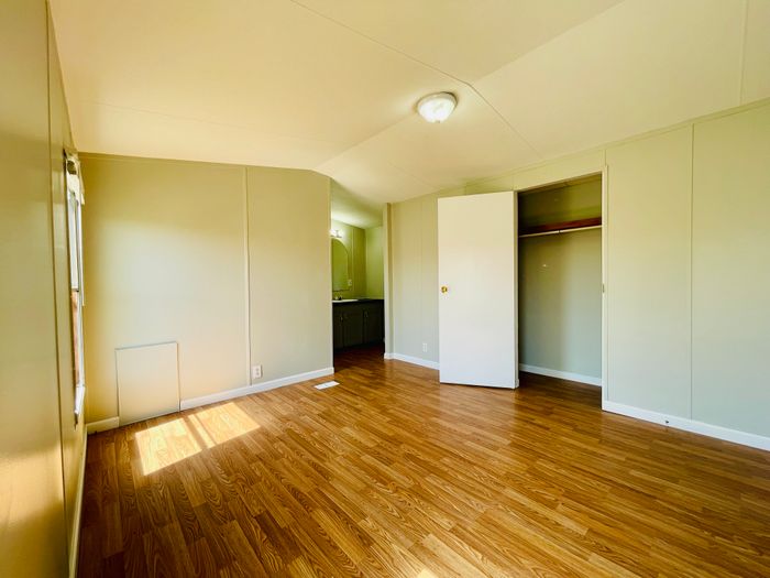 Lafayette Park MHP - Unit 106 - Bedroom