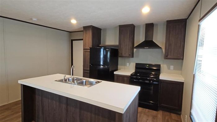 Sunnyvale Estates MHP - Unit 82 - Kitchen