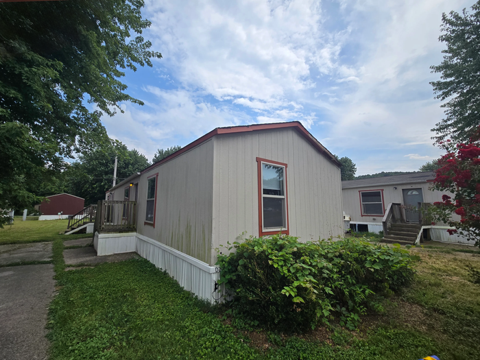 Bluegrass Meadows - Unit D20 - Exterior, Street View