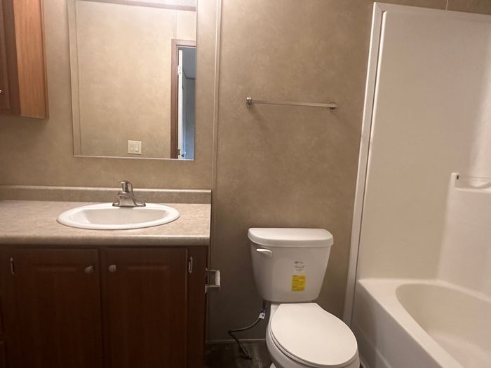 Pasadena MHC - Unit FRE2345 - Bathroom