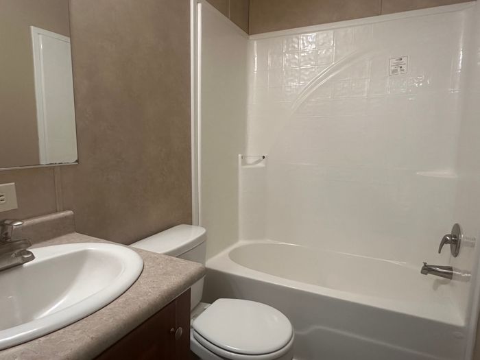 Pasadena MHC - Unit FRE2345 - Bathroom