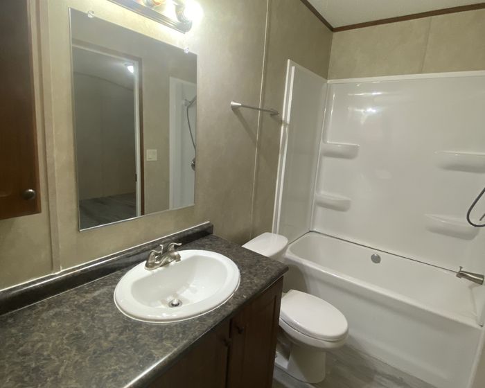 Sunnyvale Estates MHP - Unit 171 - Bathroom