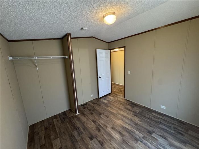 Fort Wayne MHC - Unit 847 - Bedroom