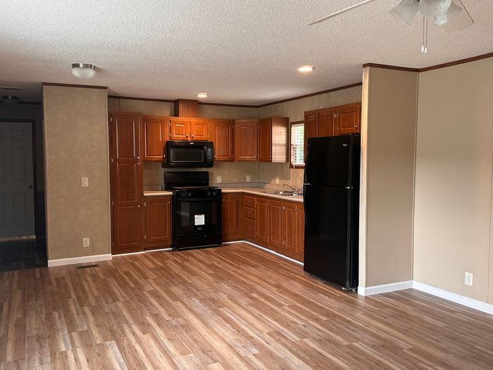 Pasadena MHC - Unit FRE2345 - Kitchen