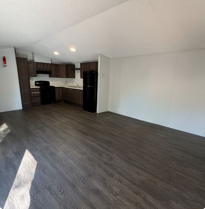 Eagles MHP - Unit 21 - Kitchen