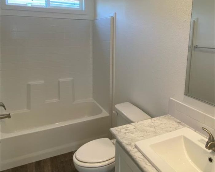 Grand Missouri - Unit 203 - Bathroom