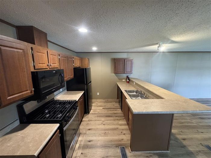 Fort Wayne MHC - Unit 234 - Kitchen