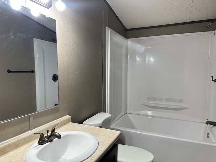 Shady Acres MH & RV Resort - Unit 304 - Bathroom