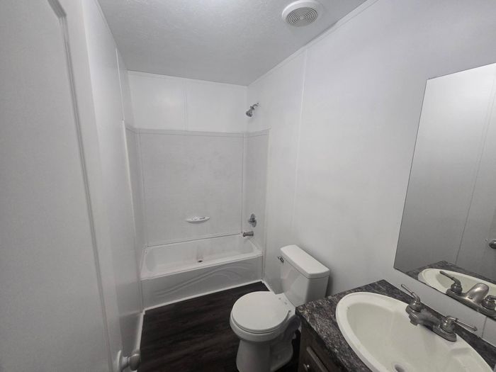 Clayton MHP - Unit 76 - Bathroom