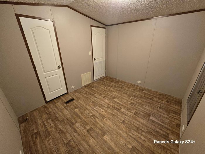 Rolling Hills MHP - Unit 70 - Interior