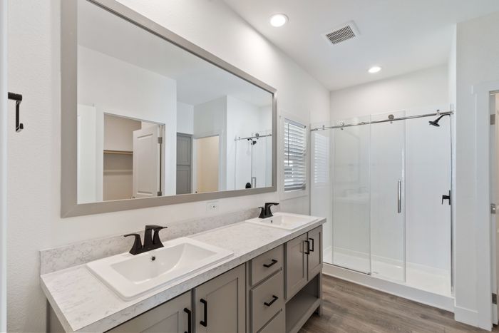The Lakes at Hemet West - Unit 712 - Bathroom