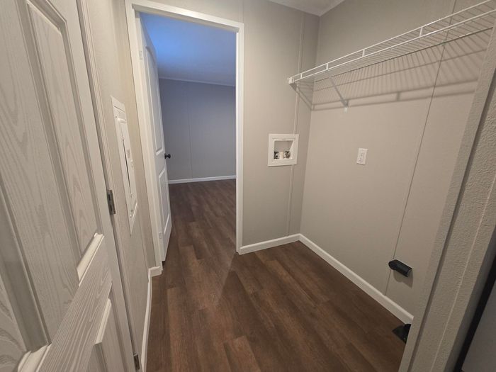 Royal Highlander - Unit BO1006 - Entryway