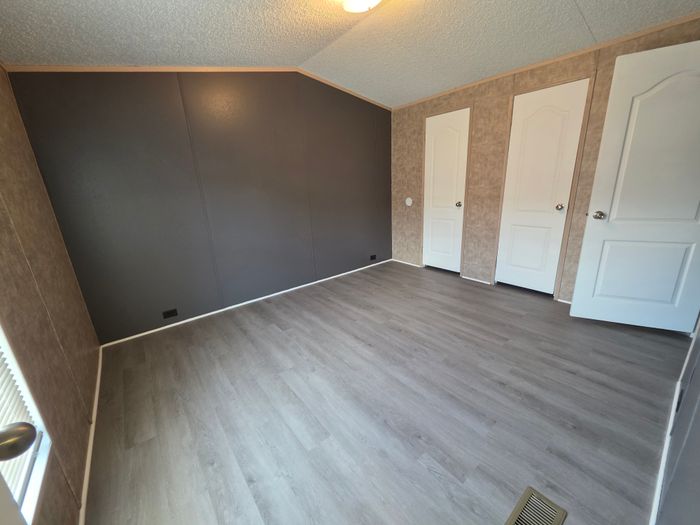 Countryside MHP OK - Unit 79 - Bedroom