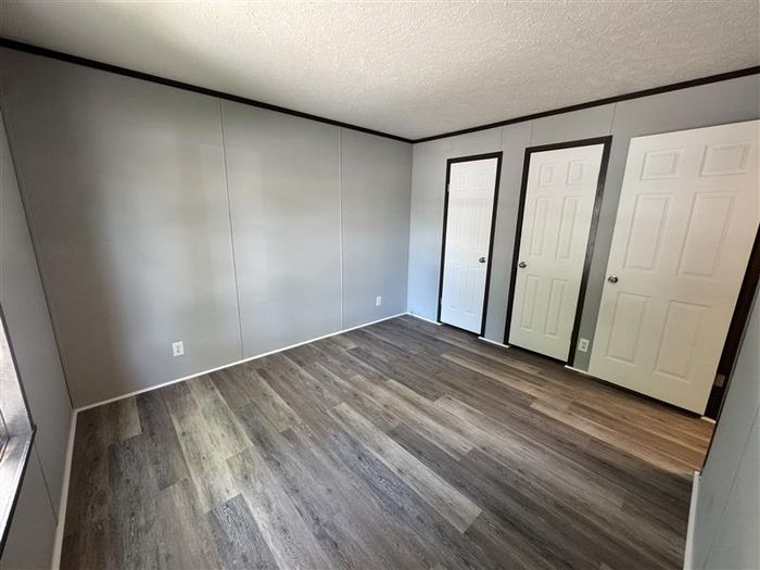 Fort Wayne MHC - Unit 401 - Bedroom