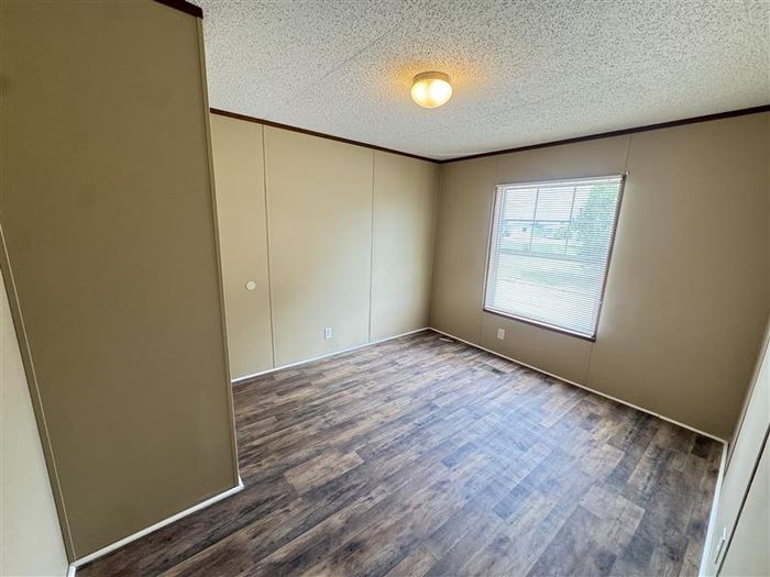 Fort Wayne MHC - Unit 875 - Bedroom