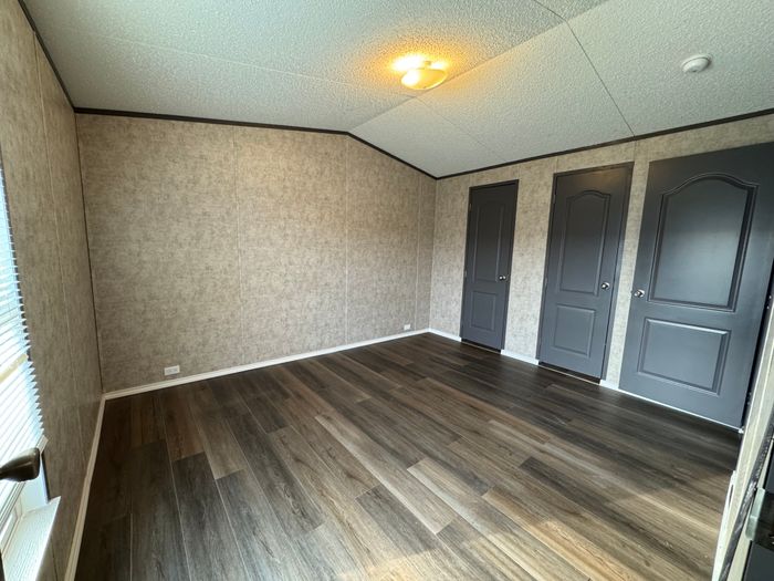 Gateway RV - Unit 131 - Bedroom