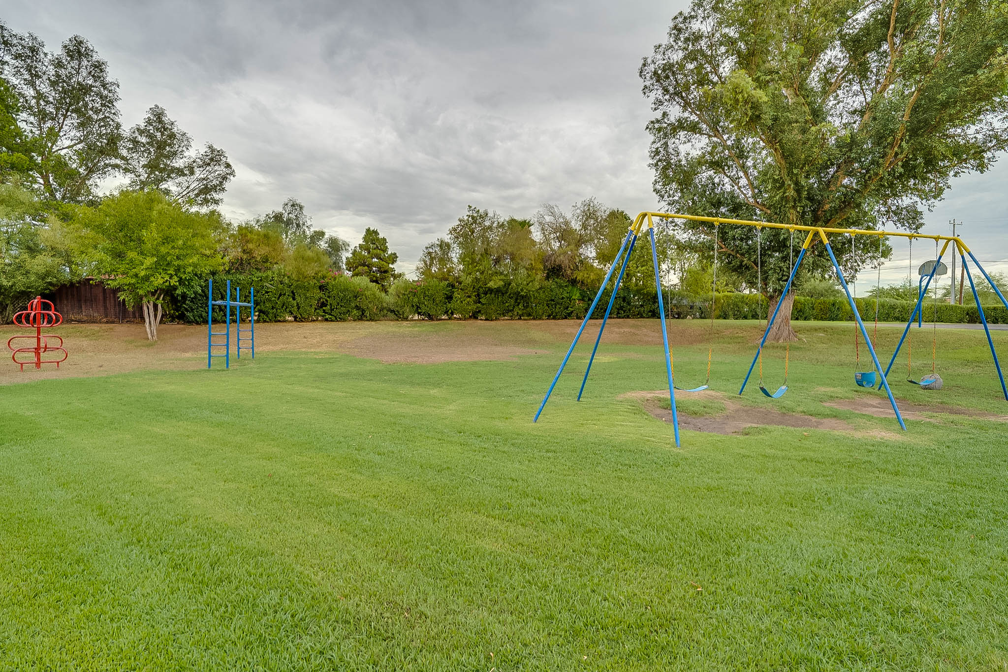 Shadow Hills - exterior