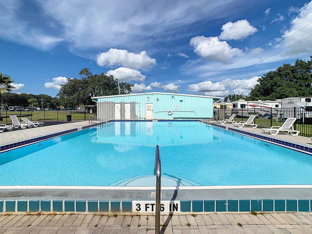 Floridian Sandalwood - exterior