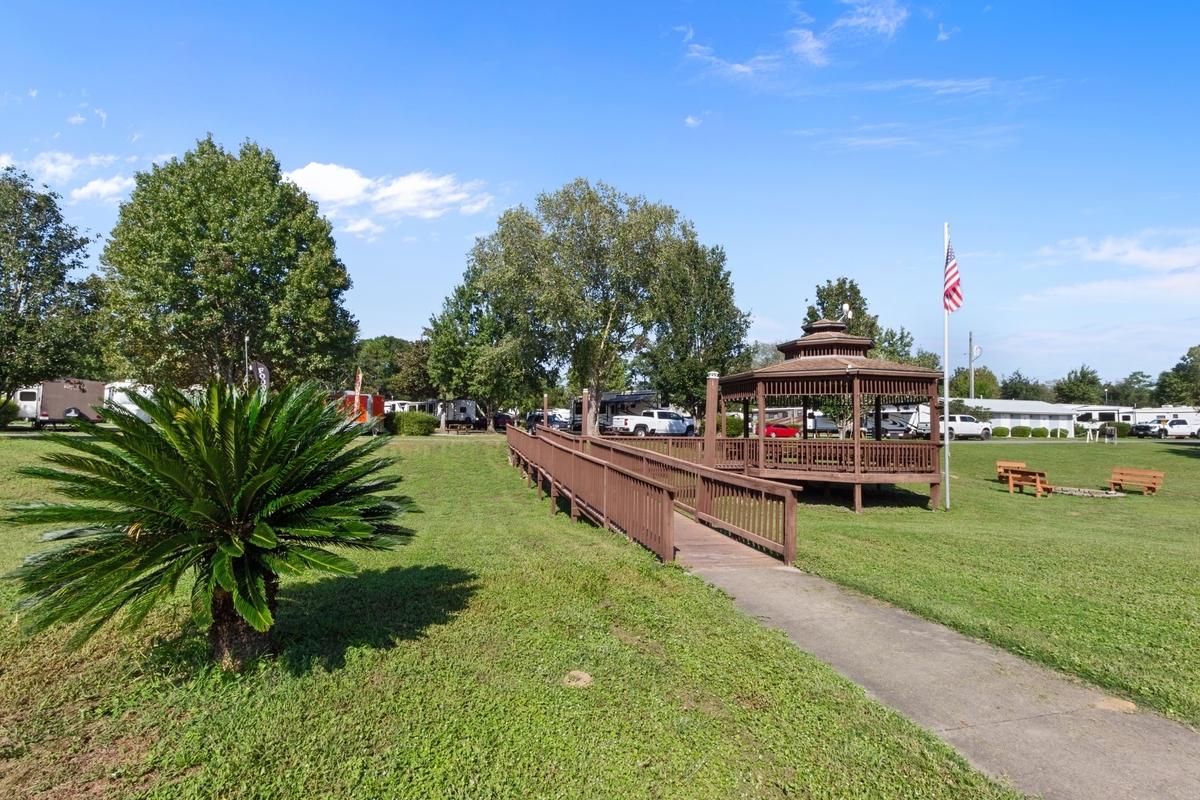 Sunset King Lake - exterior