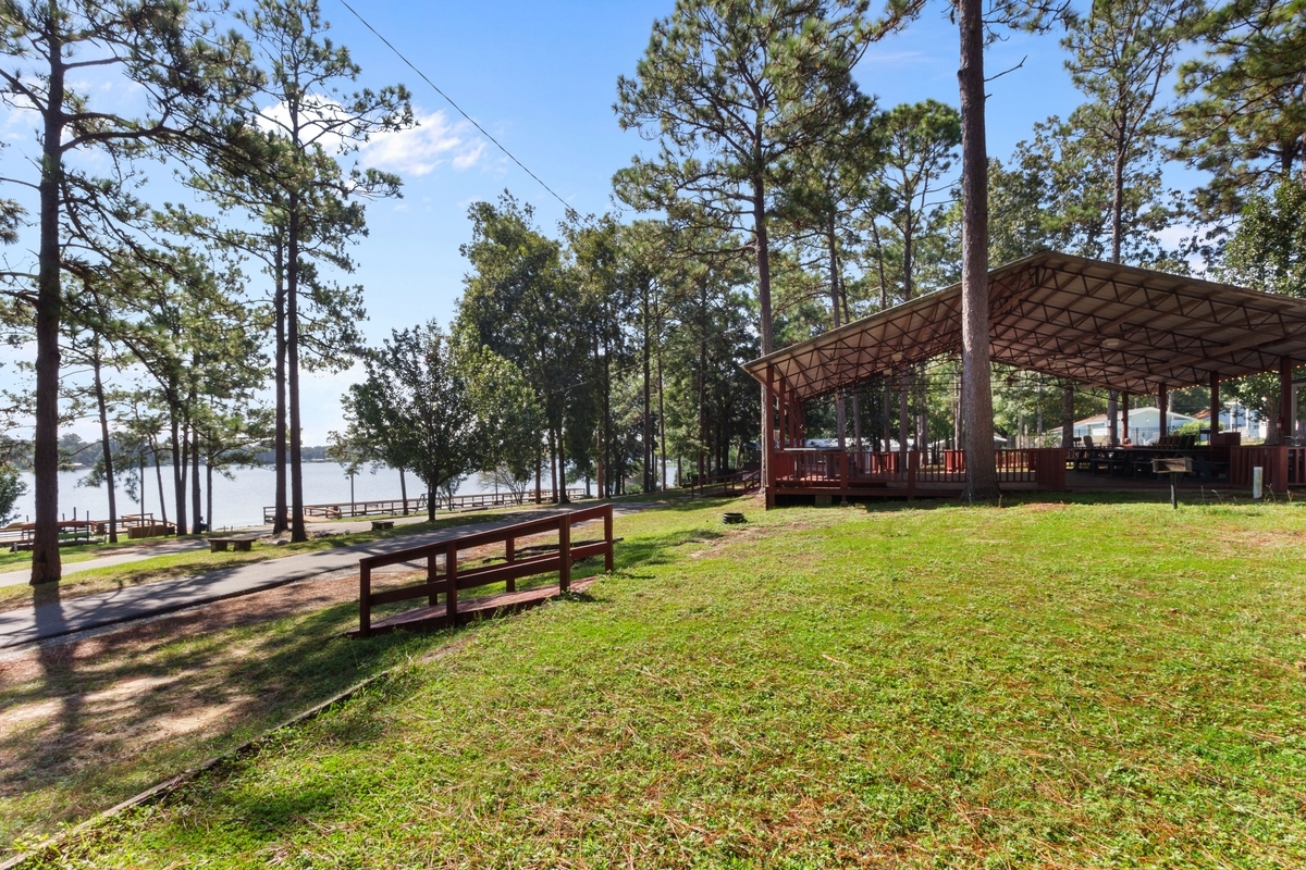 Sunset King Lake - exterior