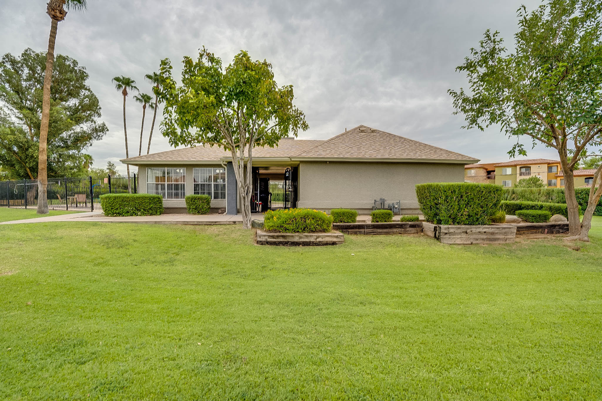 Shadow Hills - exterior