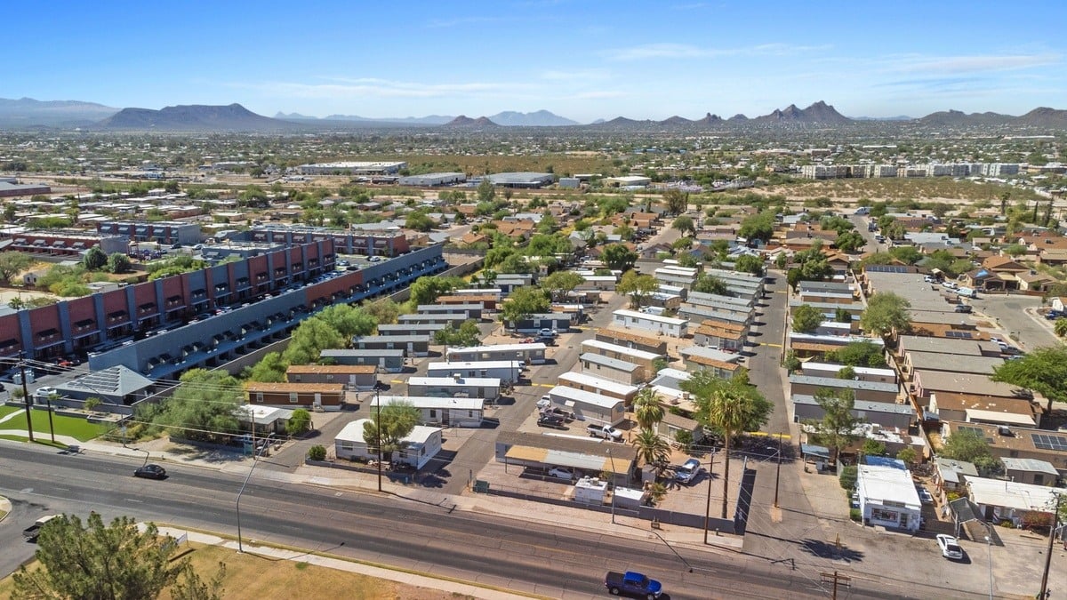 Desert Breeze - exterior