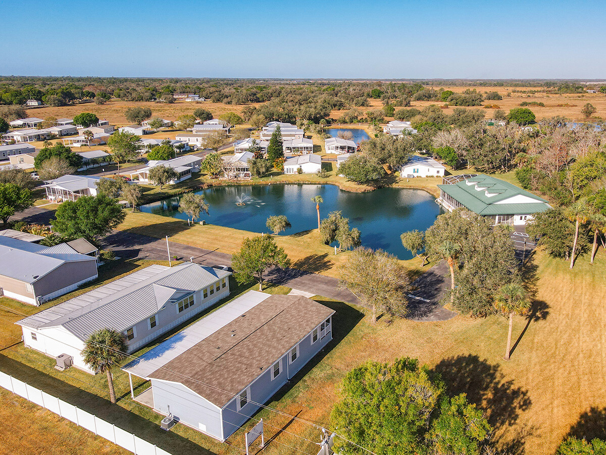 Maple Corner - exterior
