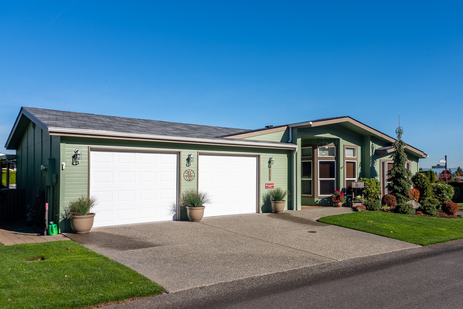Harvest Gate - exterior