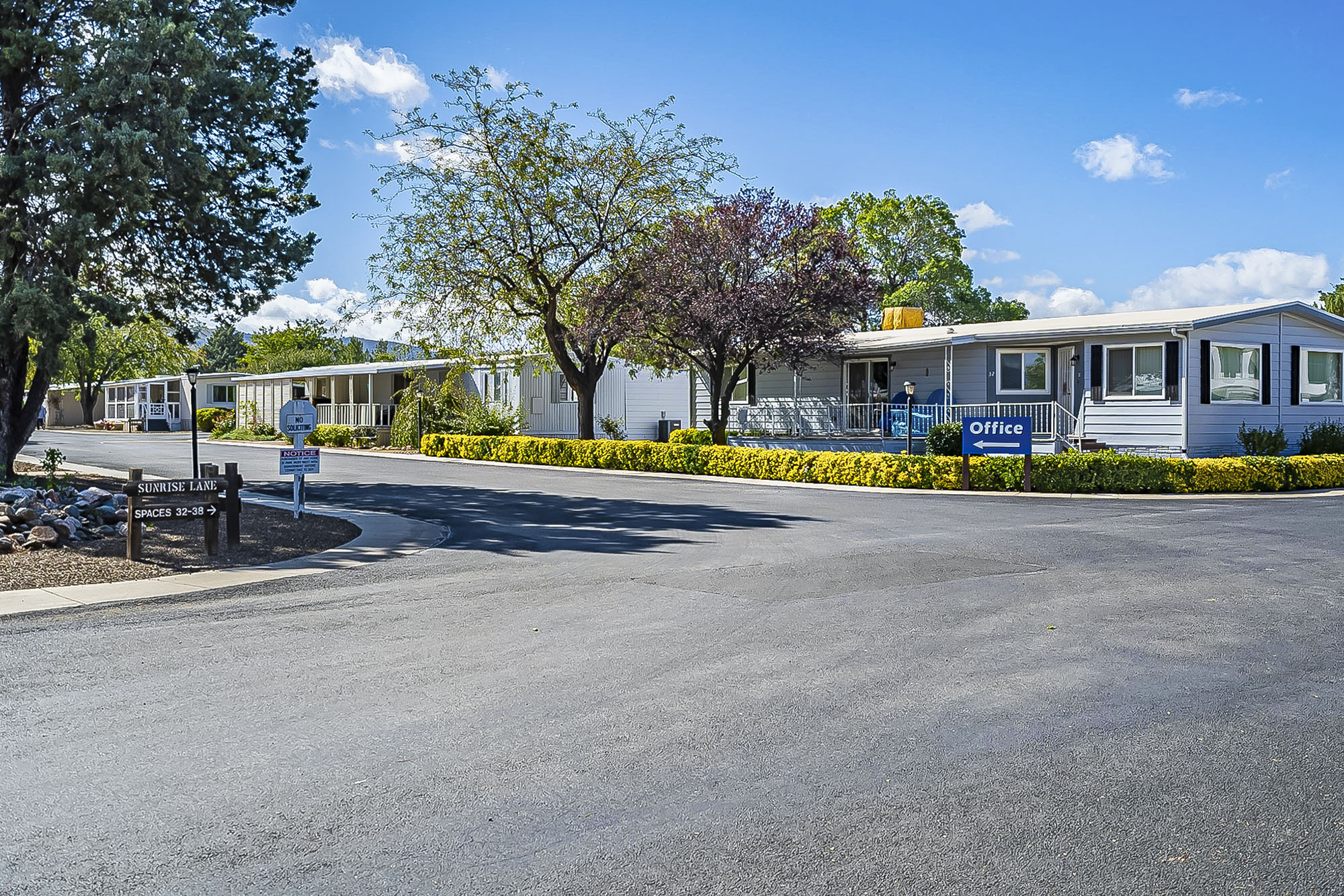 Shadow Mountain - exterior