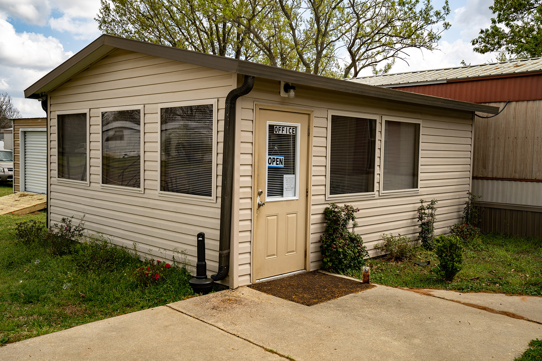 Cayman Bay - exterior