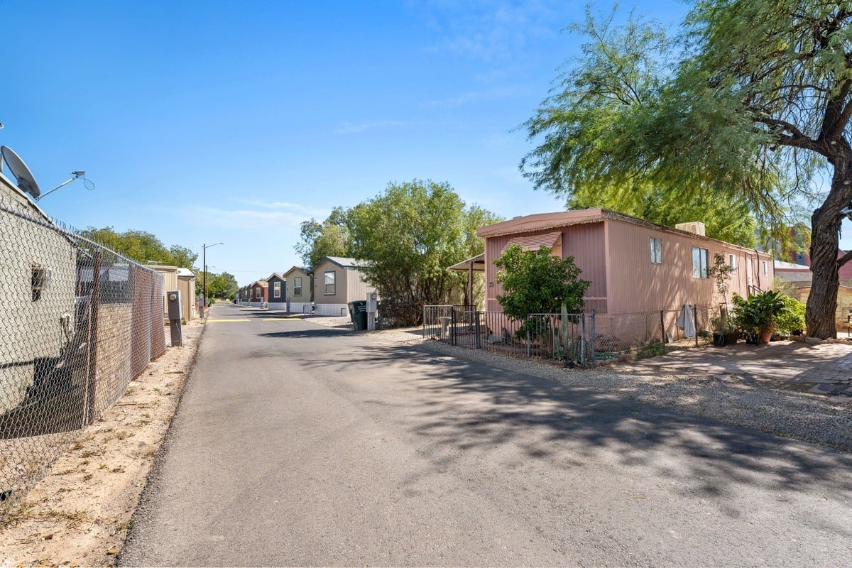 Desert Breeze - exterior