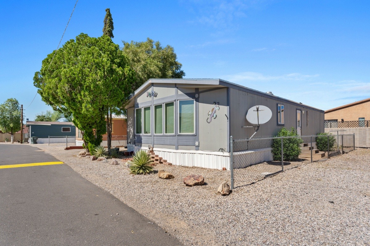 Desert Breeze - exterior