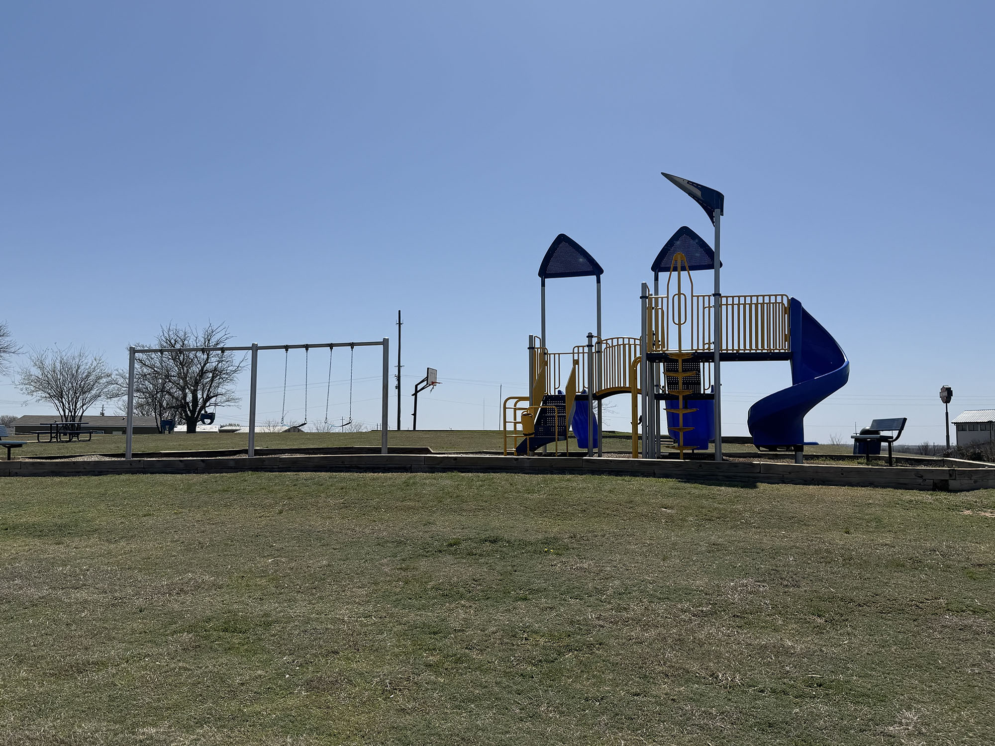 Dry Creek - exterior