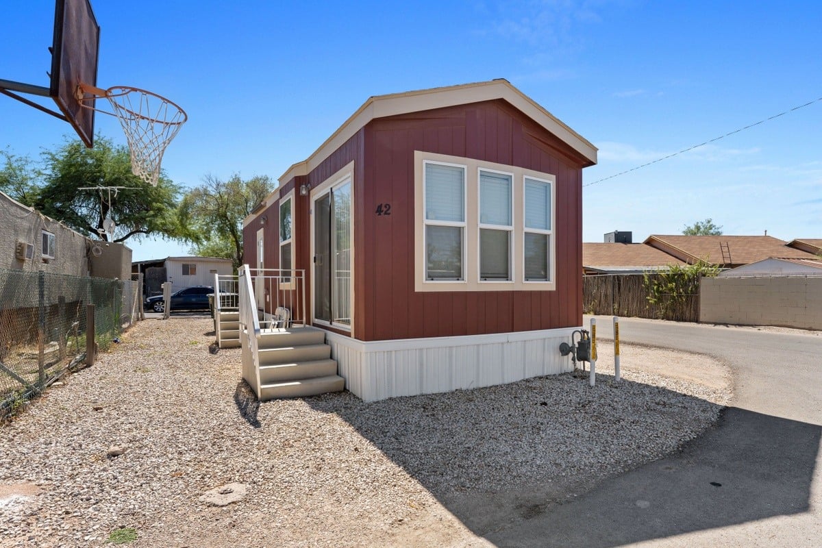 Desert Breeze - exterior