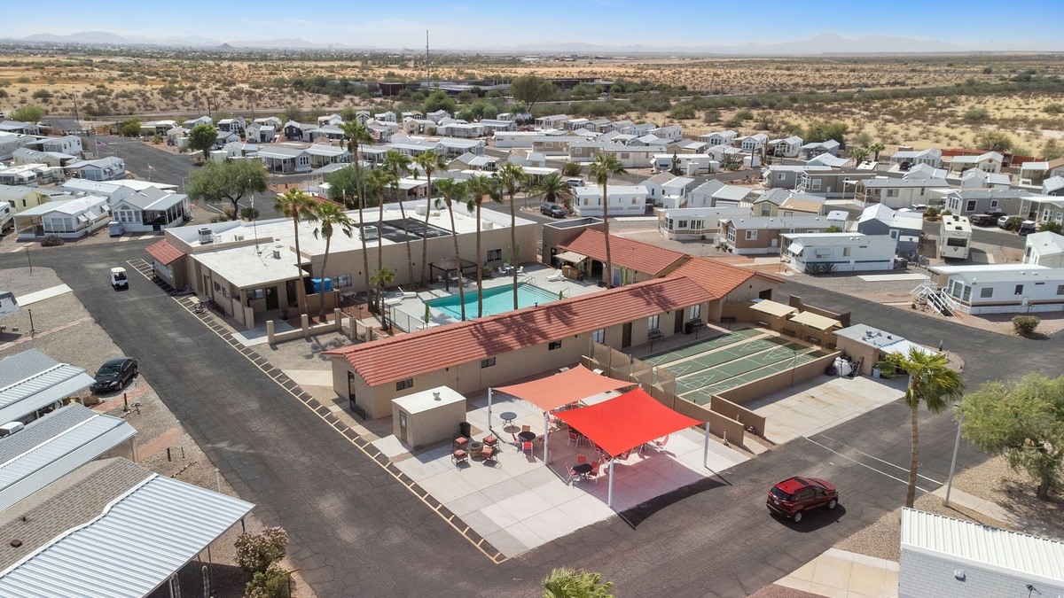 Val Vista - exterior