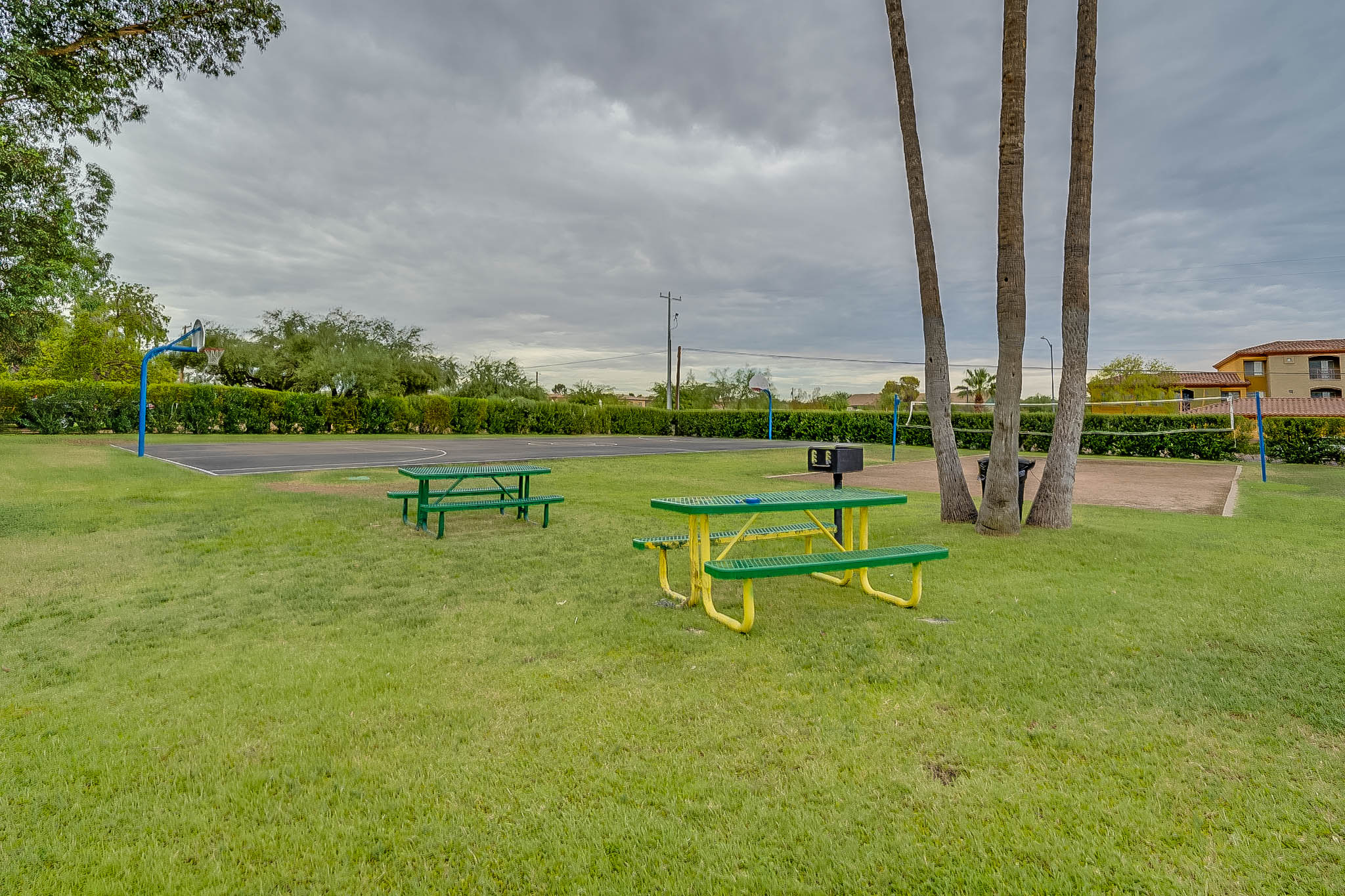 Shadow Hills - exterior