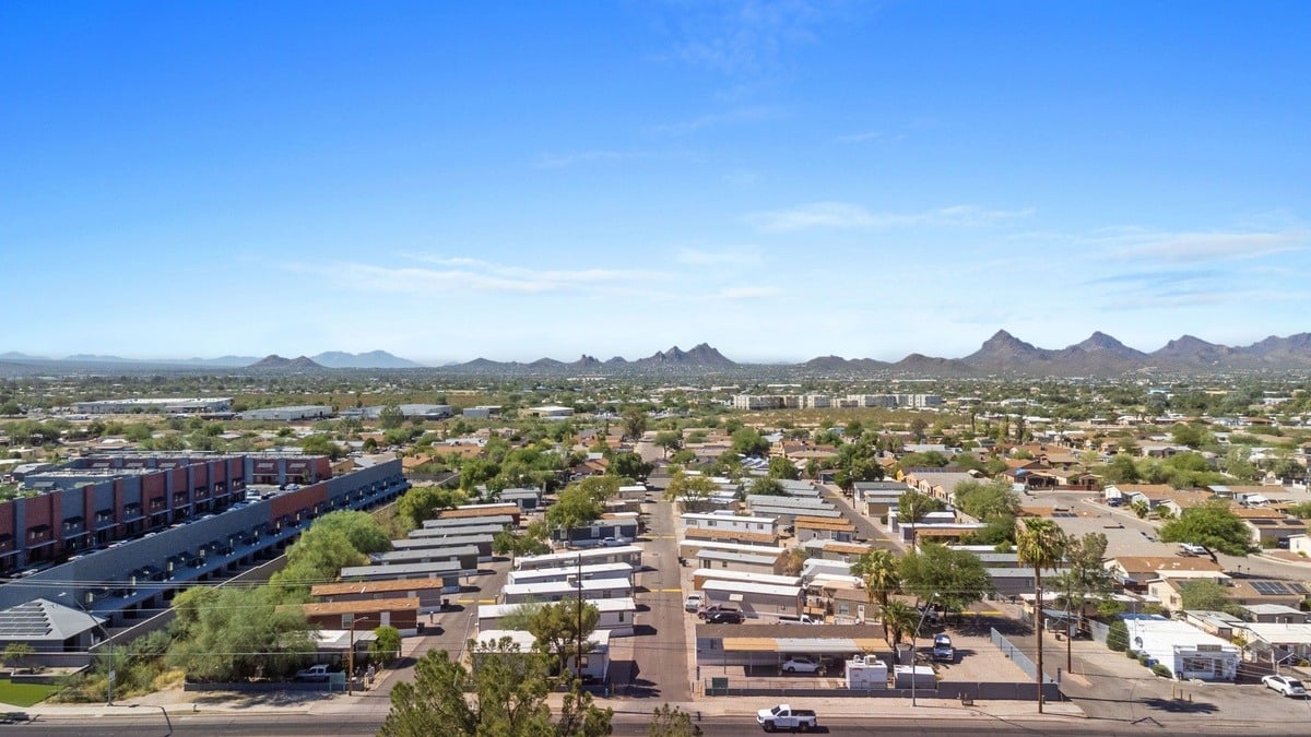 Desert Breeze - exterior