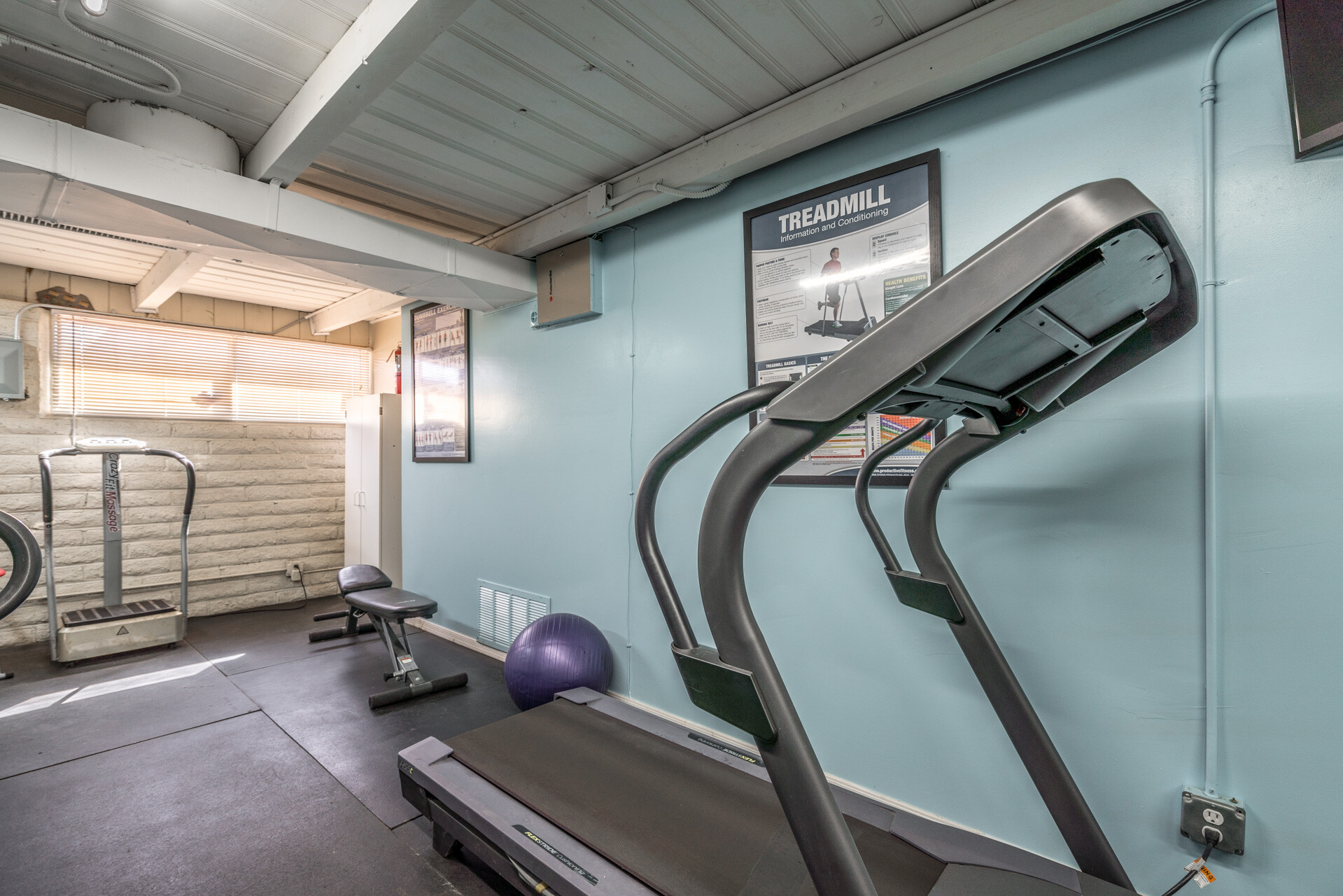 Broadway Estates - exterior