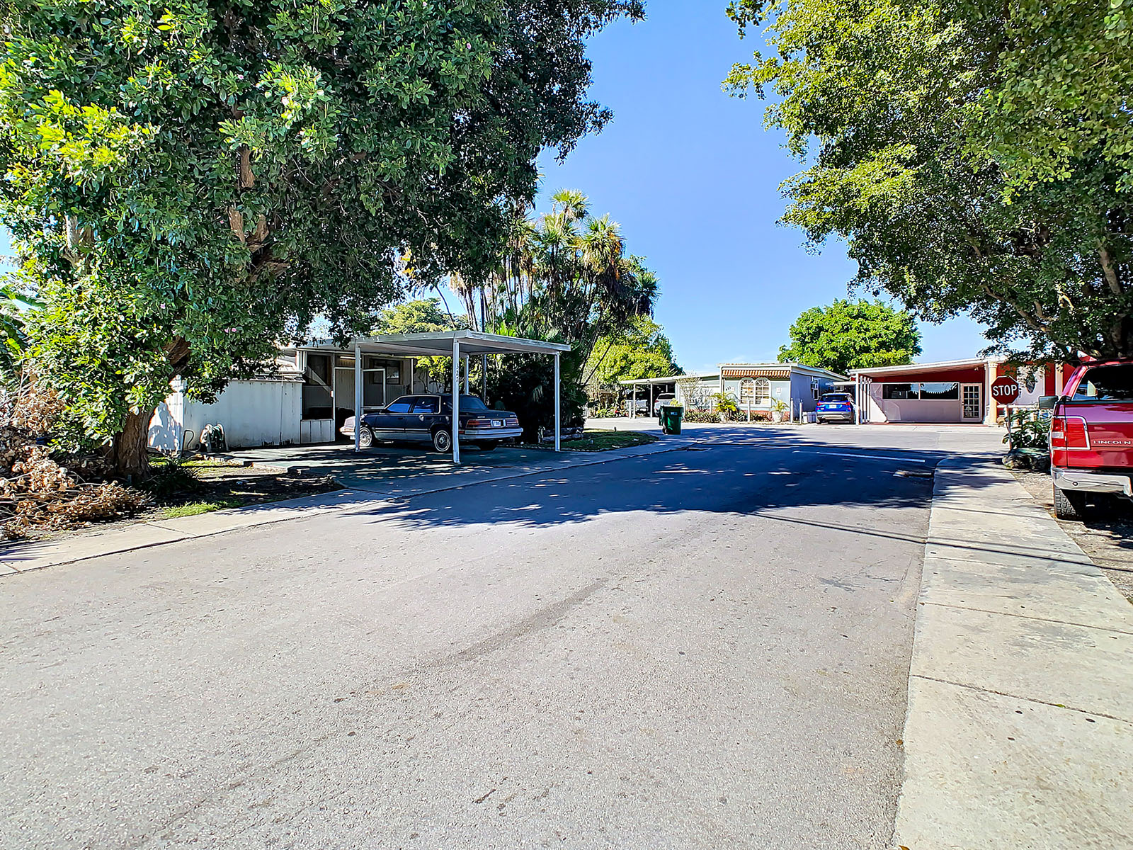 Courtly Manor - exterior