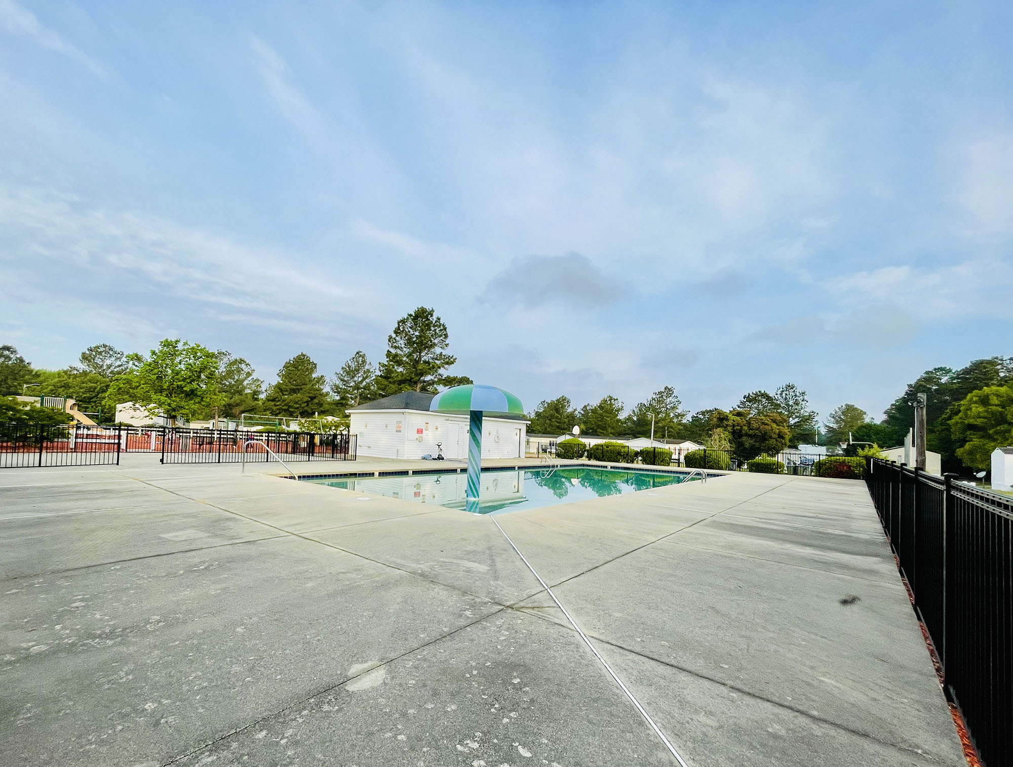 Taylors Creek - exterior