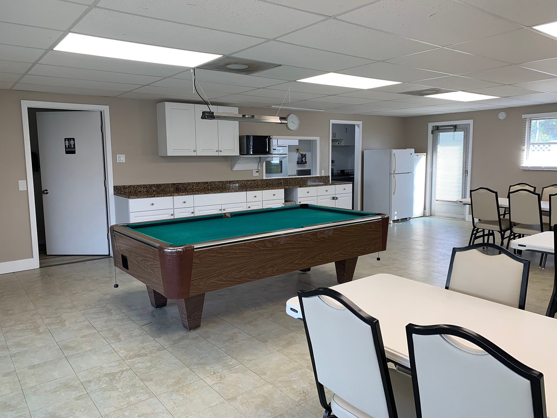 Endless Summer - exterior