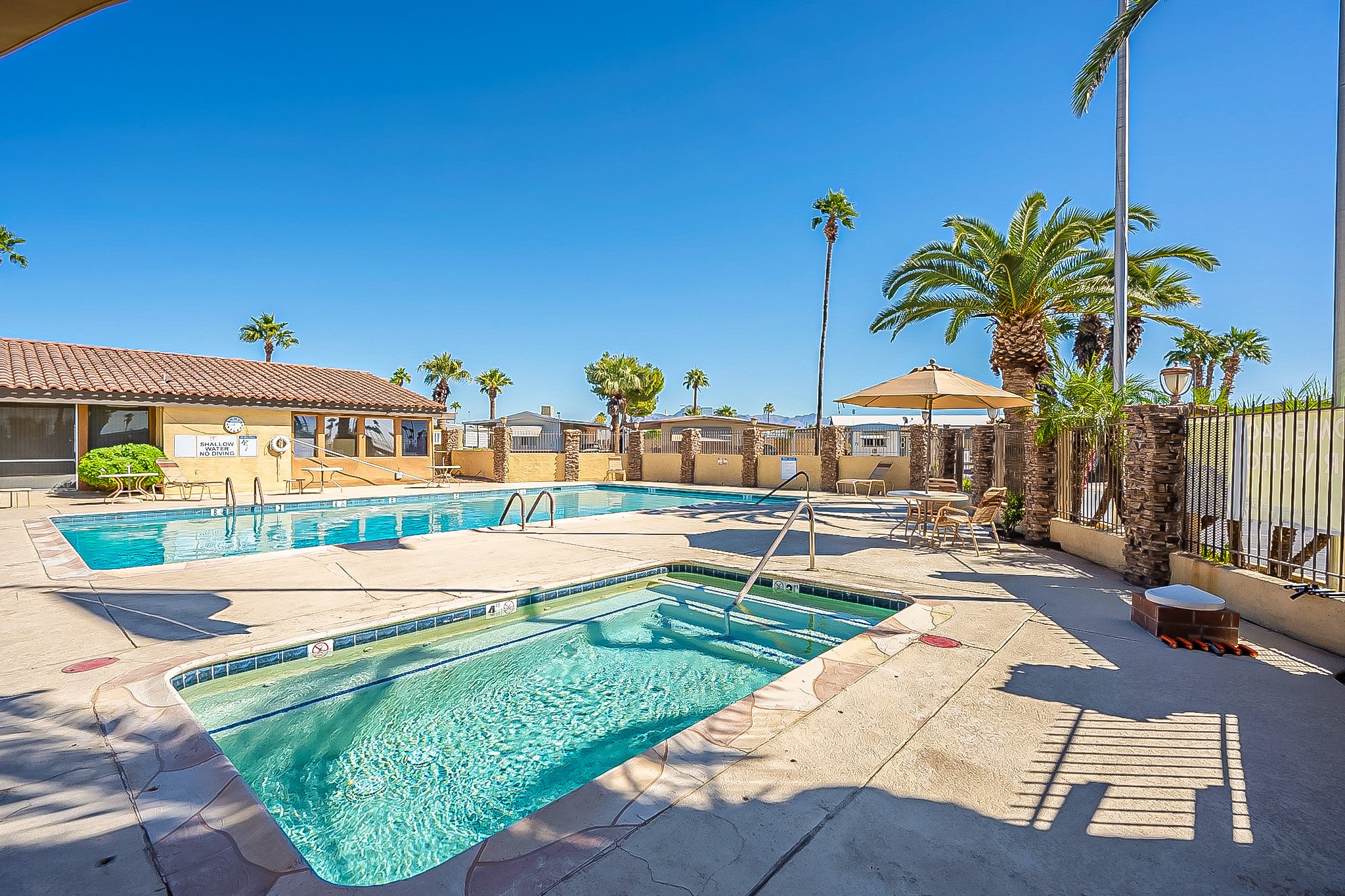 Pacific Manor - exterior