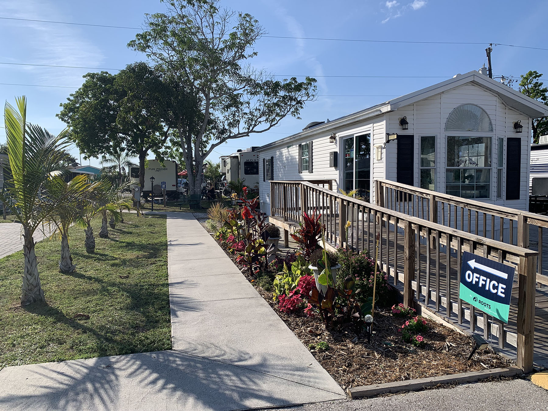 Endless Summer - exterior