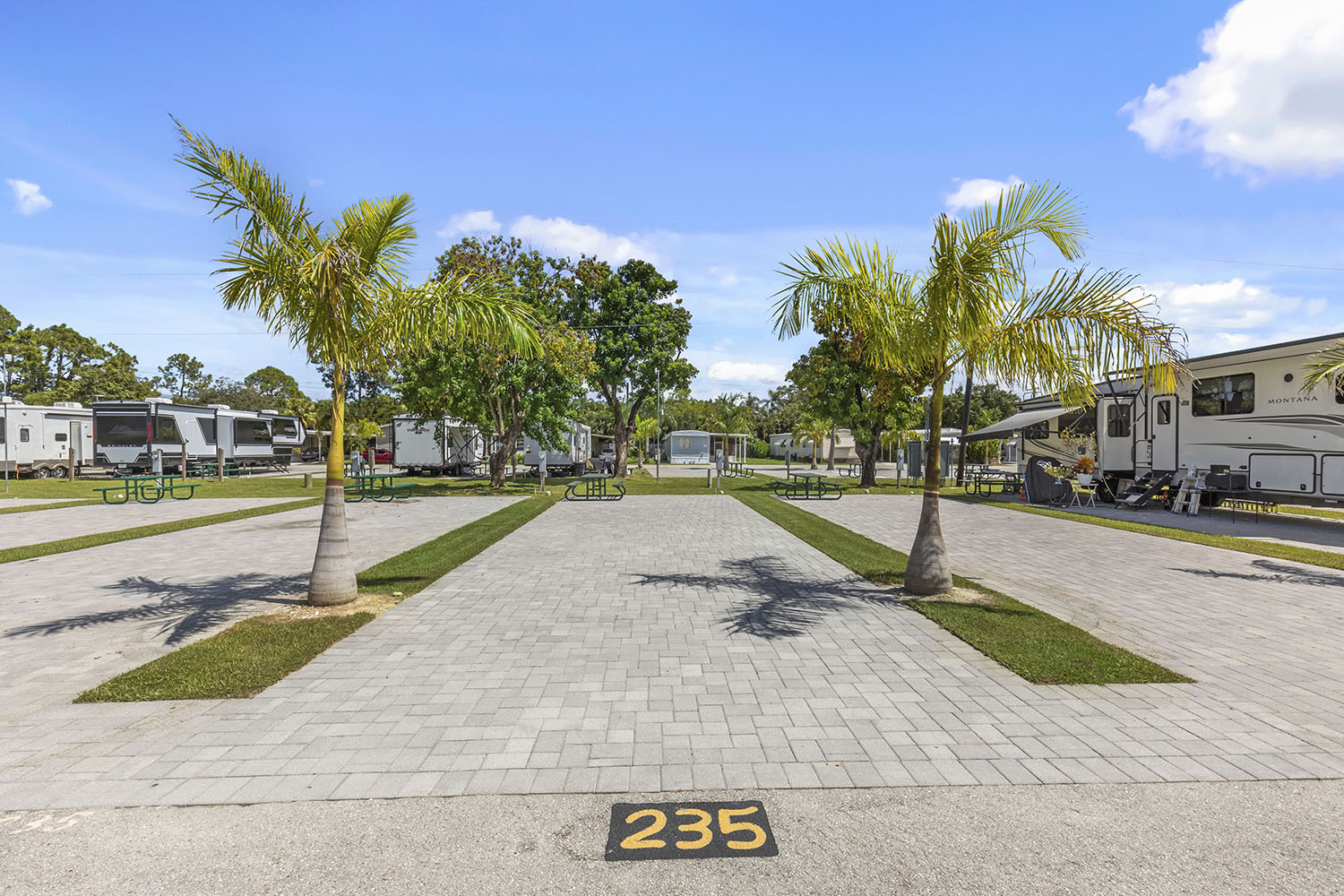 Endless Summer - exterior