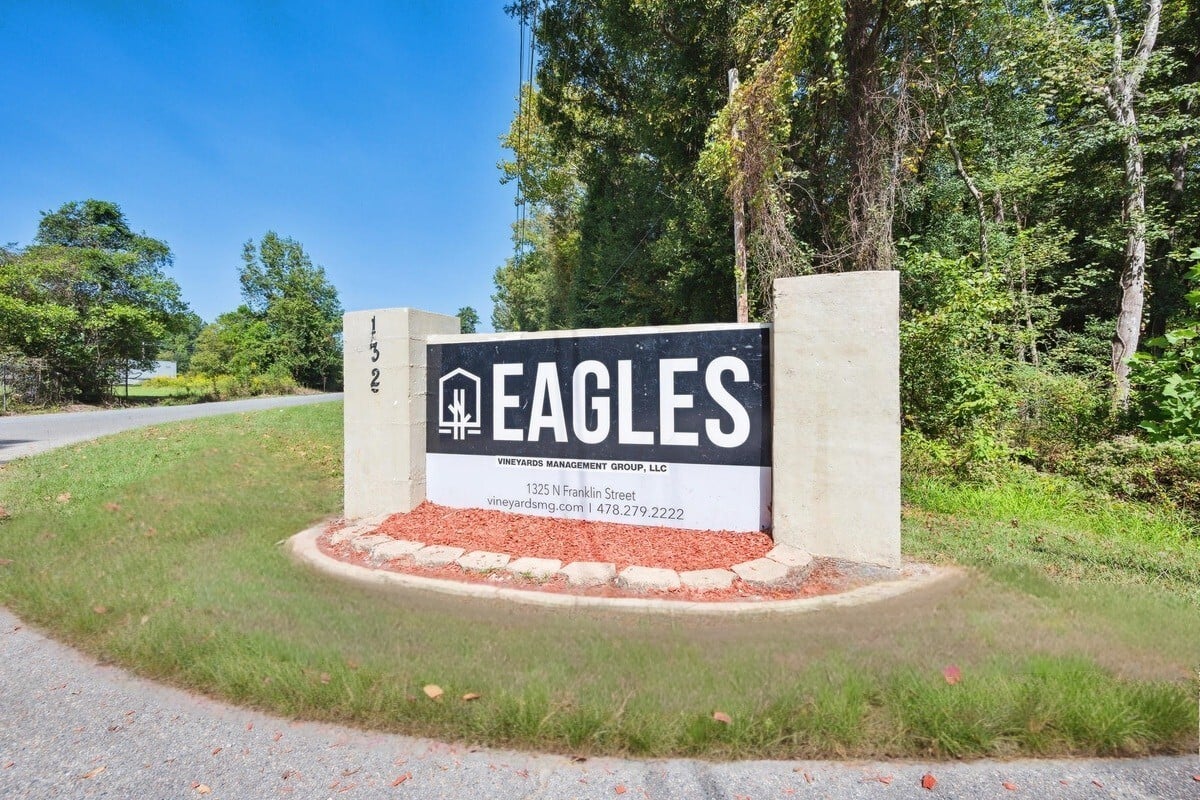 Eagles - exterior