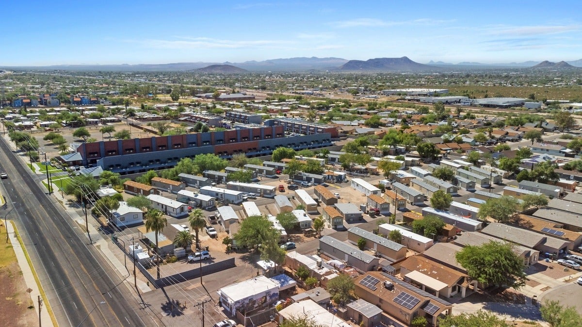 Desert Breeze - exterior