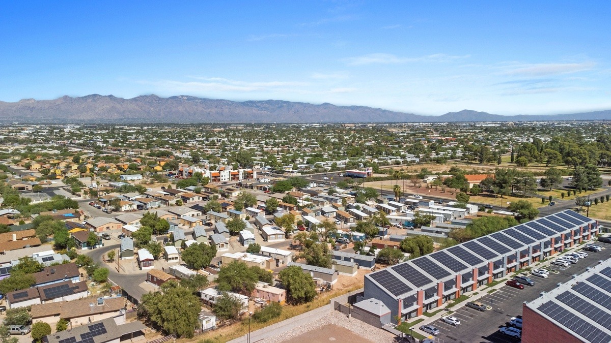 Desert Breeze - exterior