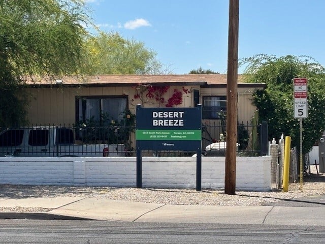 Desert Breeze - exterior