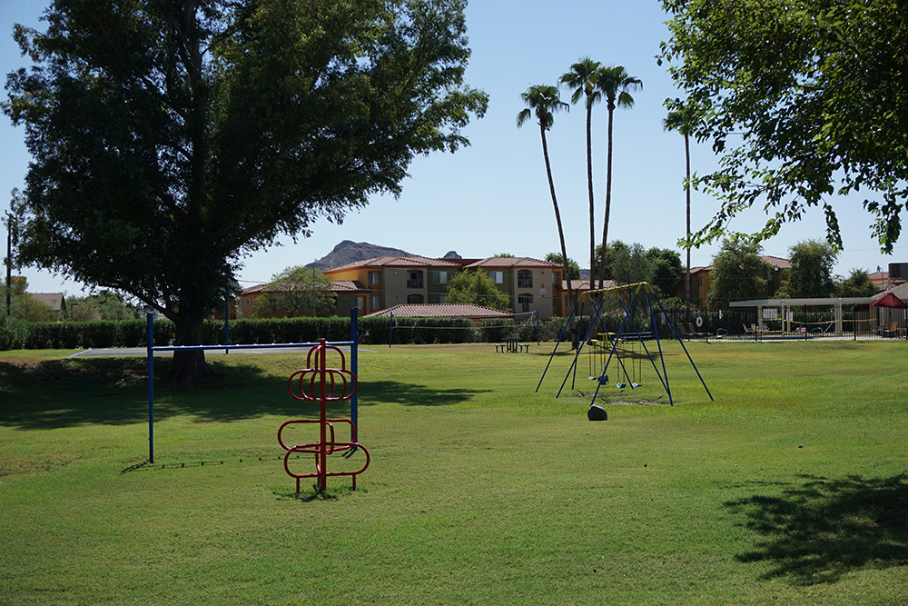 Shadow Hills - exterior