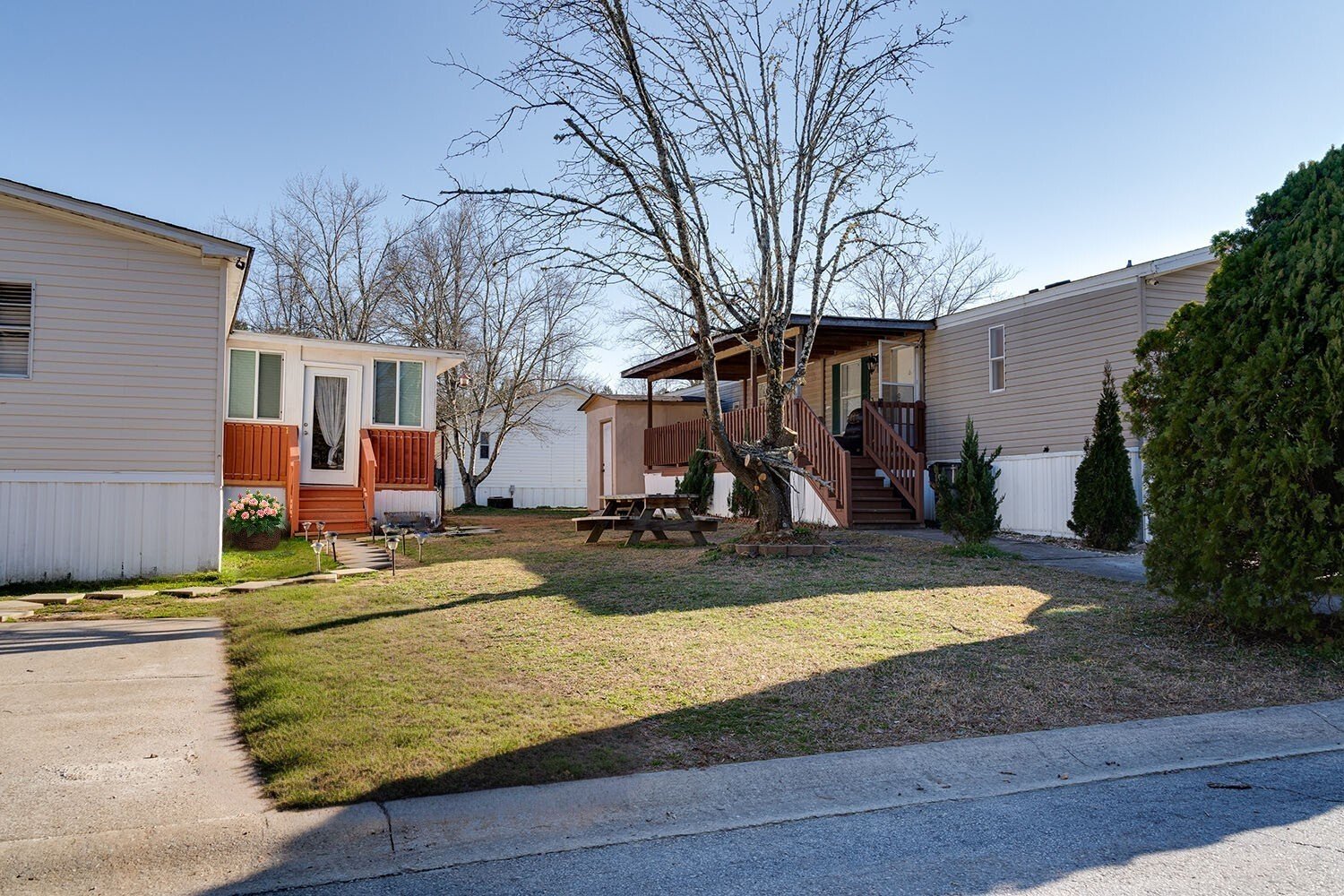 Deer Creek - exterior